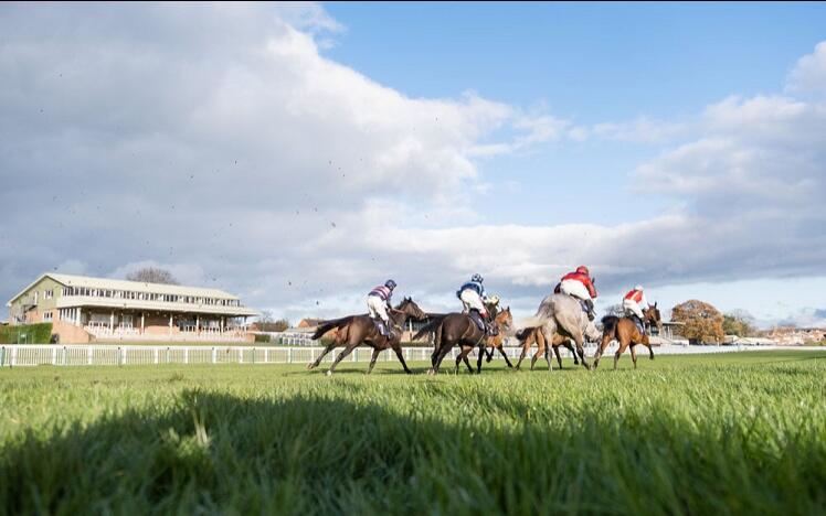 Welsh residents allowed to travel to English racecourses.